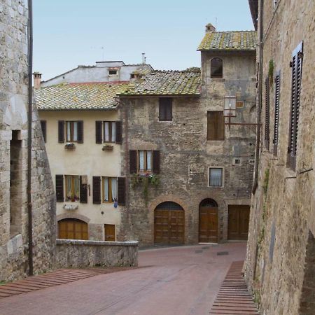 Il Prunello - Una Casa Tra Le Torri Сан-Джиминьяно Экстерьер фото
