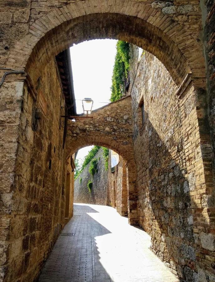 Il Prunello - Una Casa Tra Le Torri Сан-Джиминьяно Экстерьер фото